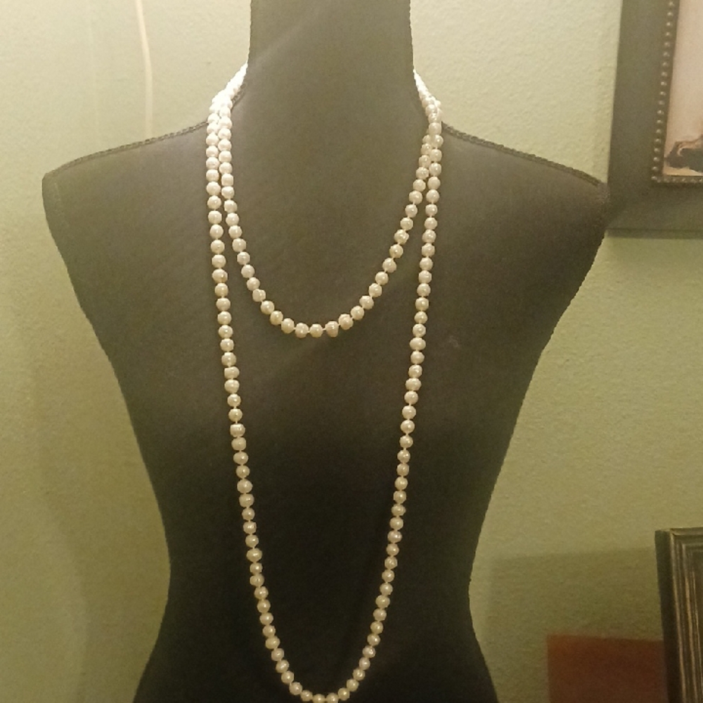 Elegant White Pearl Necklace